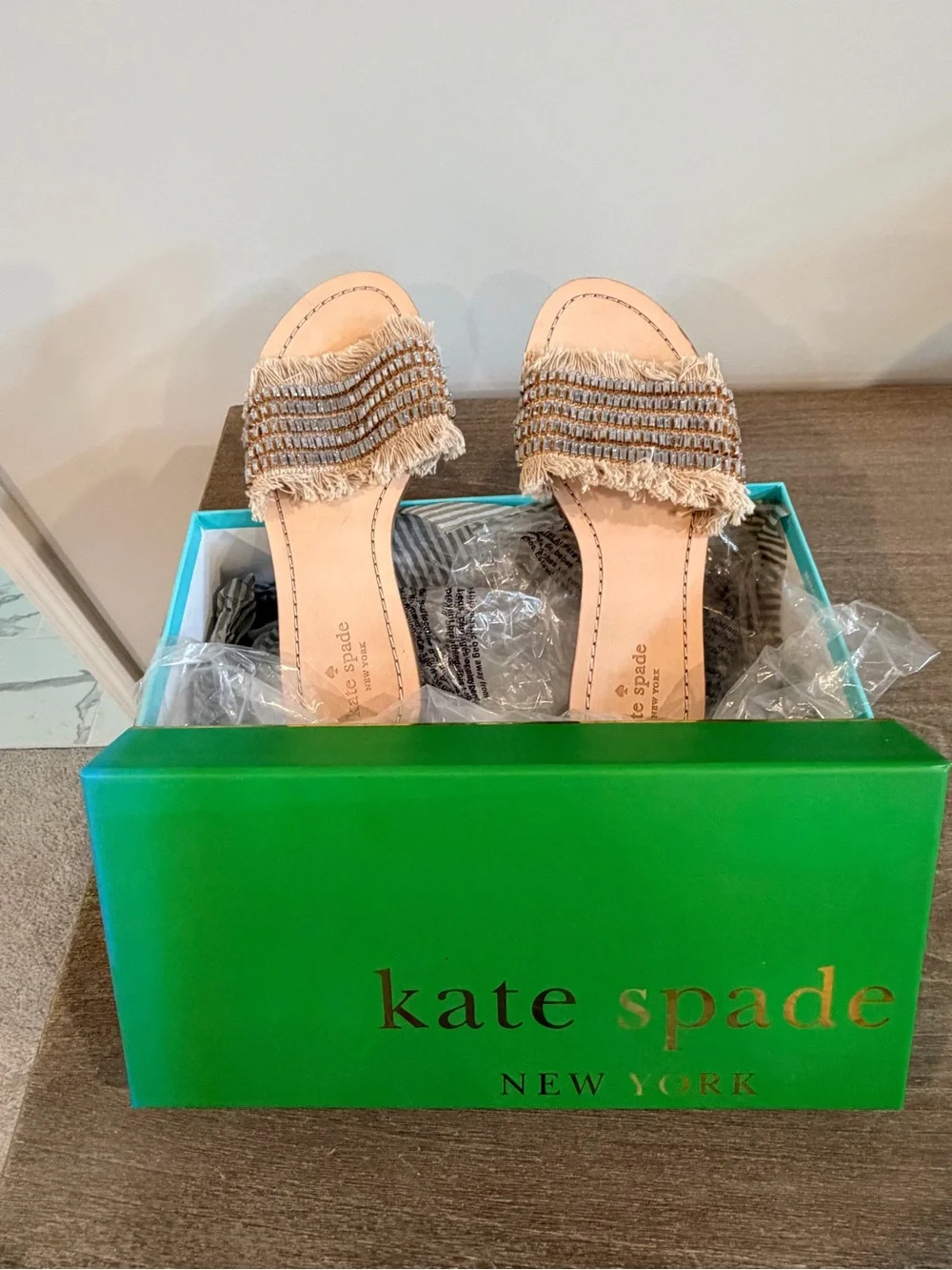 kate spade Tan Raffia Fringe Slide Sandals Brand New 8.5M